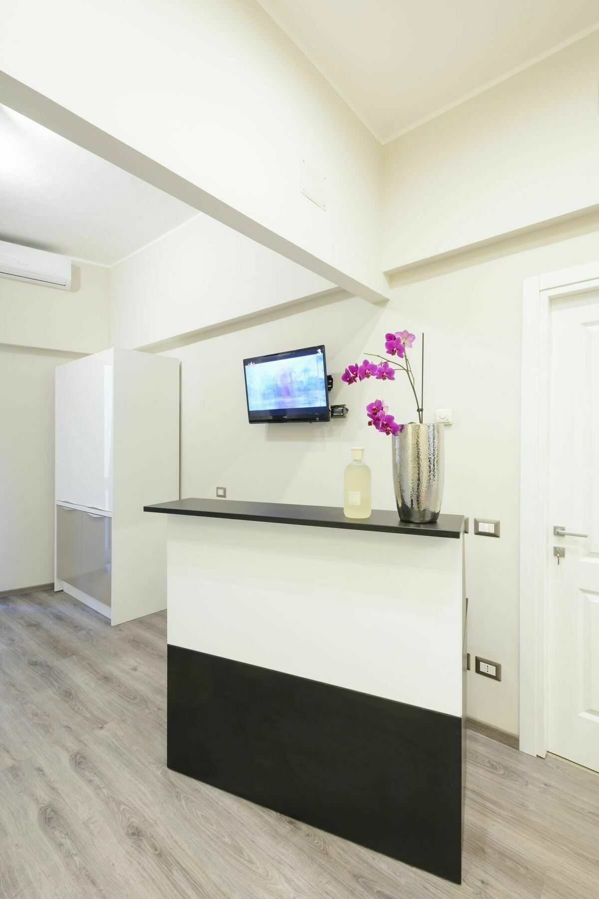 อาร์เอชเอส ริเอนโซ สวีท Hotel โรม ภายนอก รูปภาพ